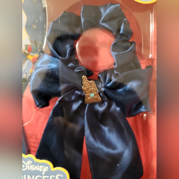 NIB Limited Edition Disney Princess Cinderella Wet Brush Kit - Picture 3 of 6